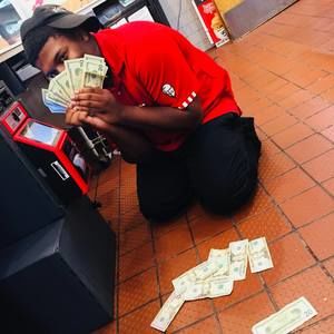 Meet your Posher, Malik